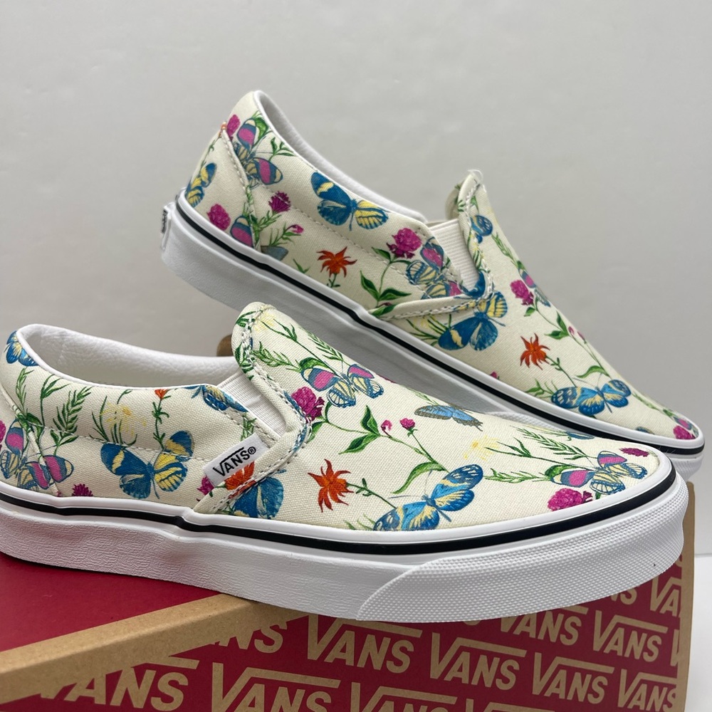 Vans Men’s Classic Slip-On
Butterfly Floral Marshmallow Sneakers 
VN0A5AO8UC0 - Picture 9 of 16